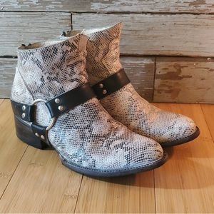 Freebird Santiago booties
